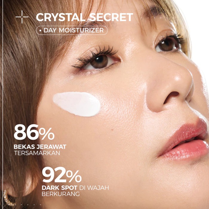 Wardah Crystal Secret Alpha Arbutin 5% Niacinamide SPF 35 PA+++ Day Moisturizer 30gr