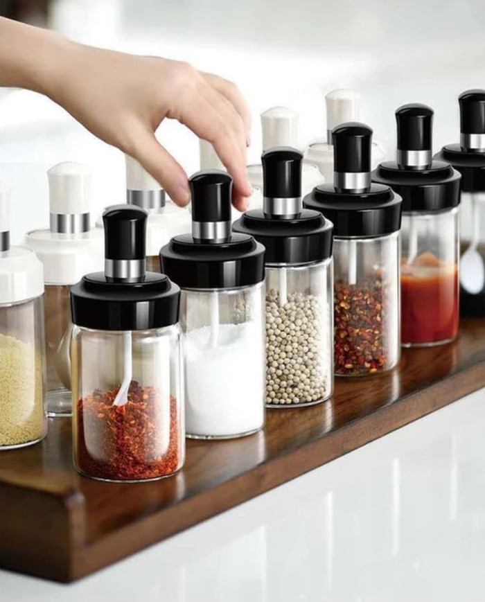 Botol Tempat Bumbu dengan Tutup Sendok Praktis