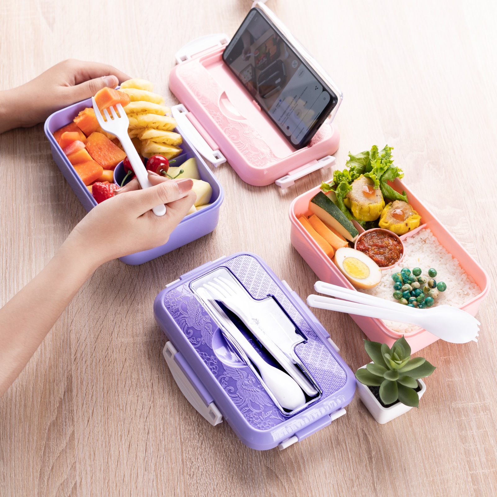 TRI J - Lunch Box 4in1 - PUTIH (Free Sendok dan Garpu)