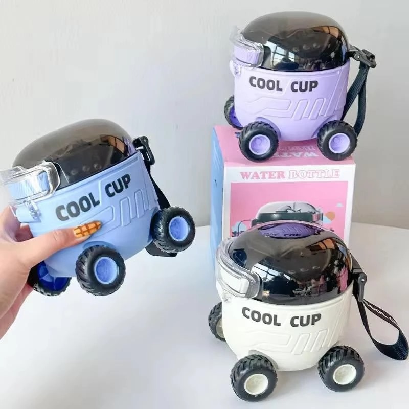 Botol Minum Anak Bentuk Mobil + Roda 550ml - PUTIH (Free Sedotan dan Strap) (HX3502)