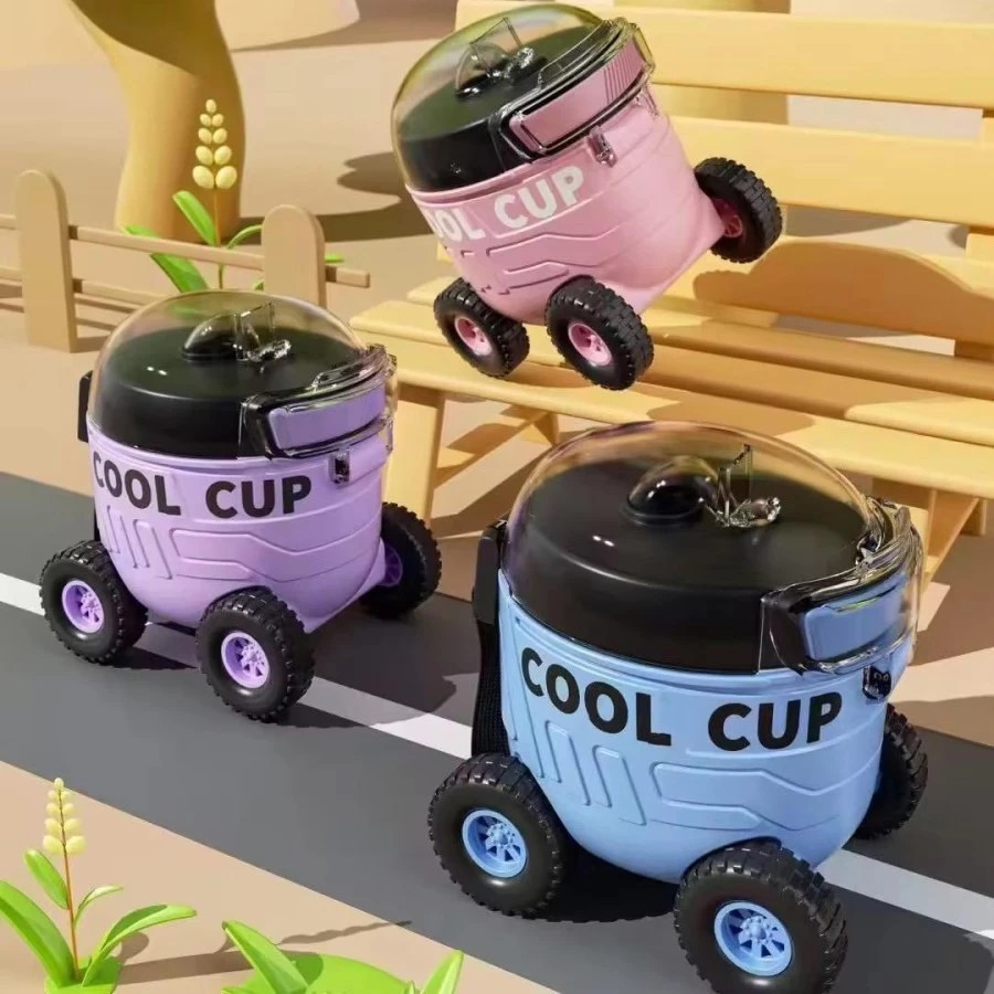 Botol Minum Anak Bentuk Mobil + Roda 550ml - PINK (Free Sedotan dan Strap) (HX3502)