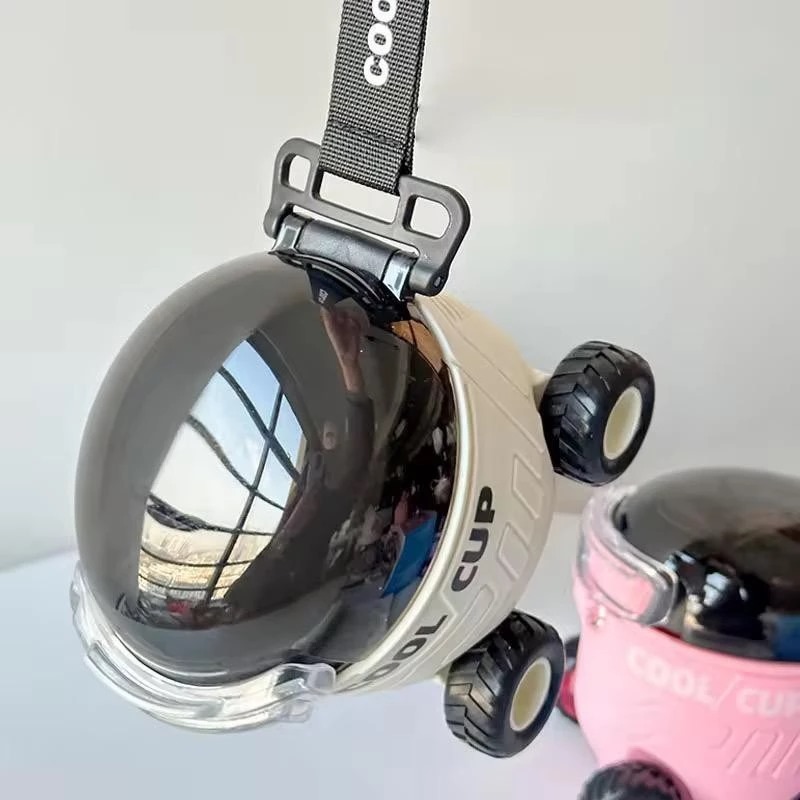 Botol Minum Anak Bentuk Mobil + Roda 550ml - PINK (Free Sedotan dan Strap) (HX3502)