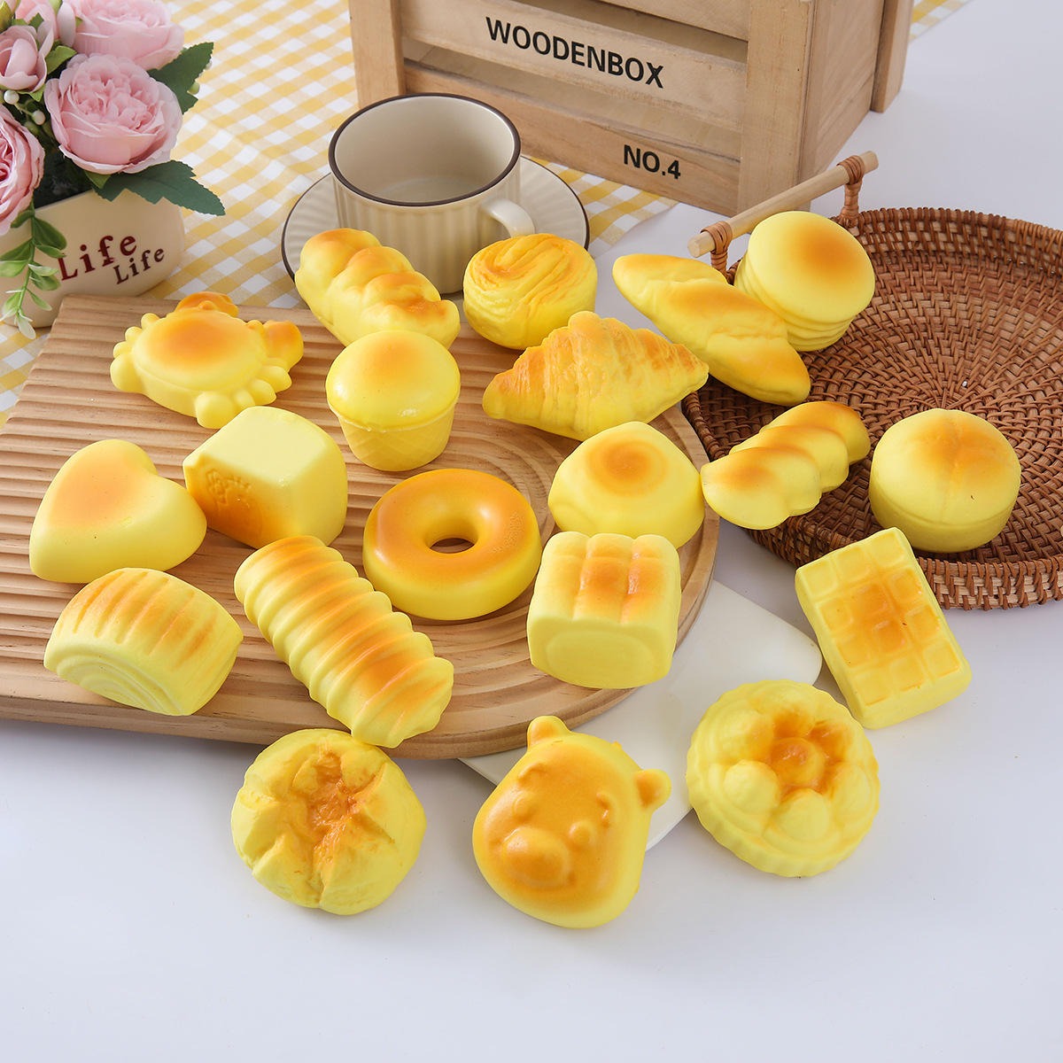 Mainan Squishy Roti Mini 6 - 11cm (Kemasan Plastik)