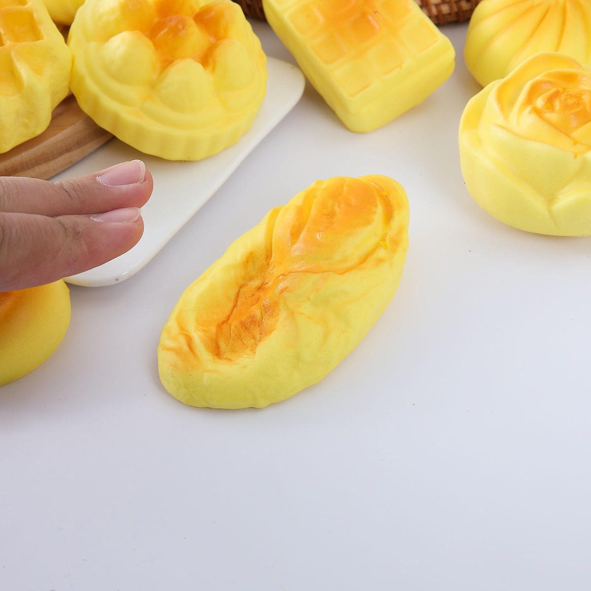Mainan Squishy Roti Mini 6 - 11cm (Kemasan Plastik)